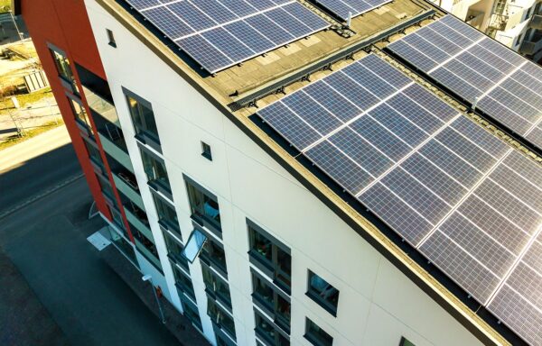 Jak magazynować energię z fotowoltaiki