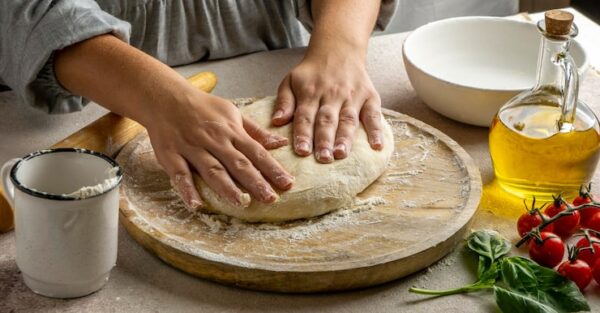 Jak Się Robi Ciasto Na Pizzę