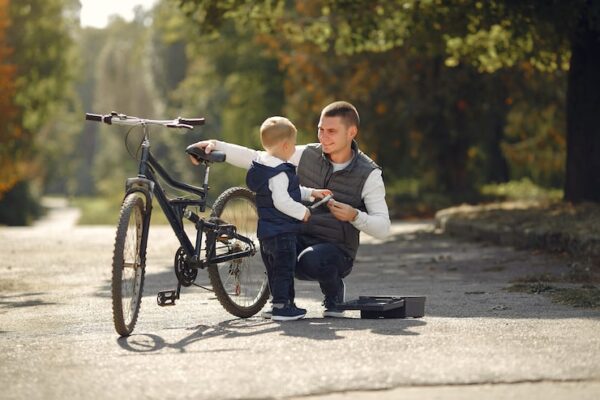 Od jakiego wieku dziecko może jeździć samo na rowerze