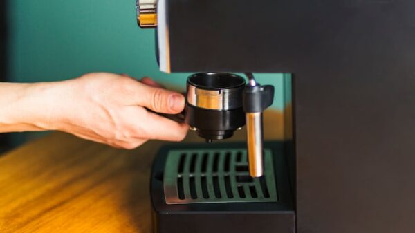 Jak Wymienić Filtr W Ekspresie Delonghi Magnifica Evo?